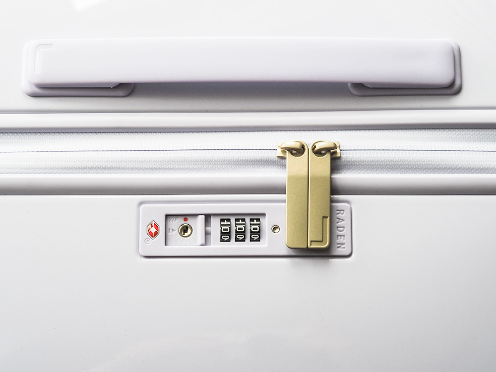 Raden Luggage: The A28 Check Smart Suitcase via Sarenabee.com